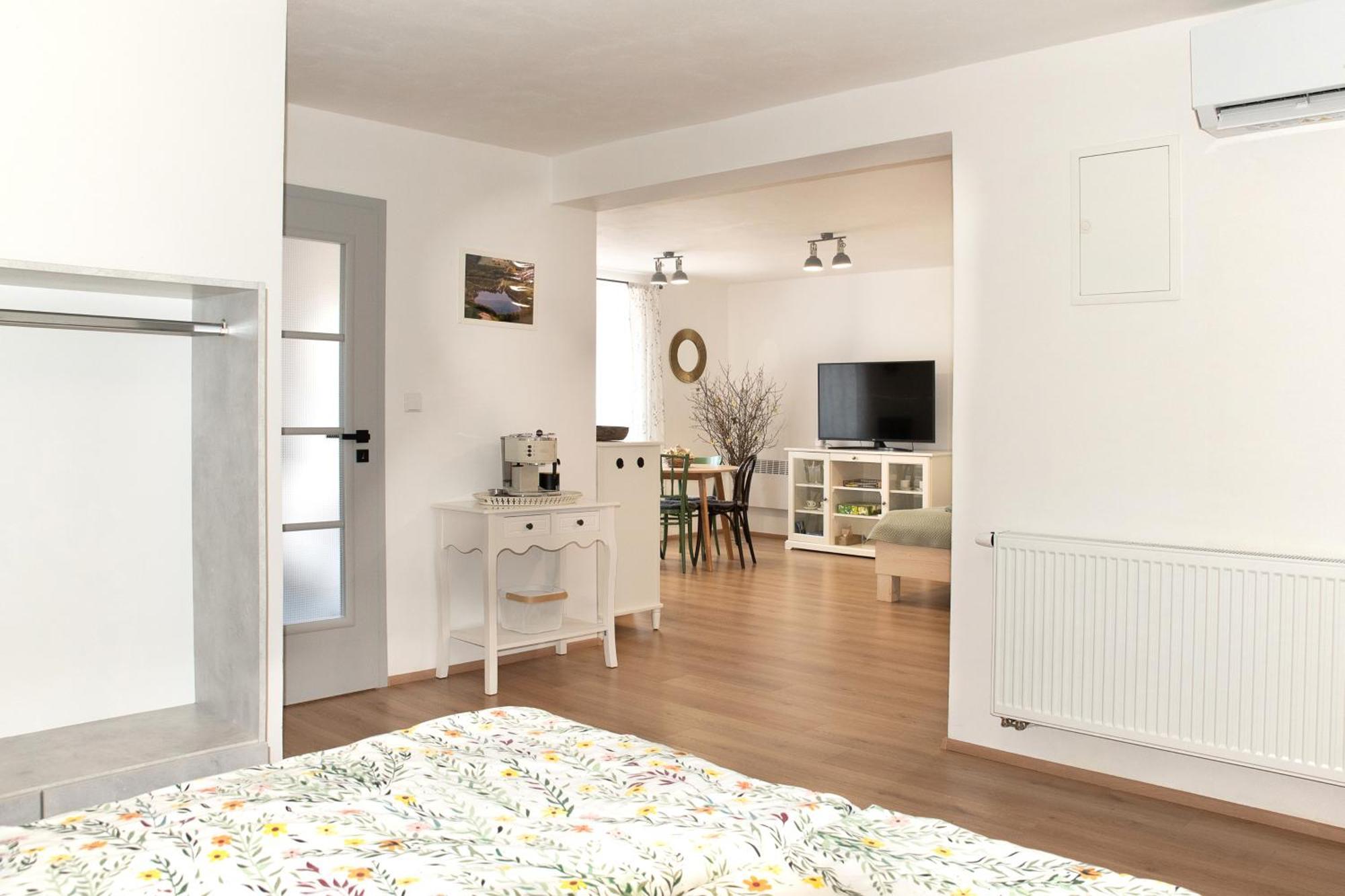 זנוימו Apartman Mloci Udoli • Podyji מראה חיצוני תמונה